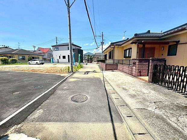 【前面道路含む外観】☆前面道路☆