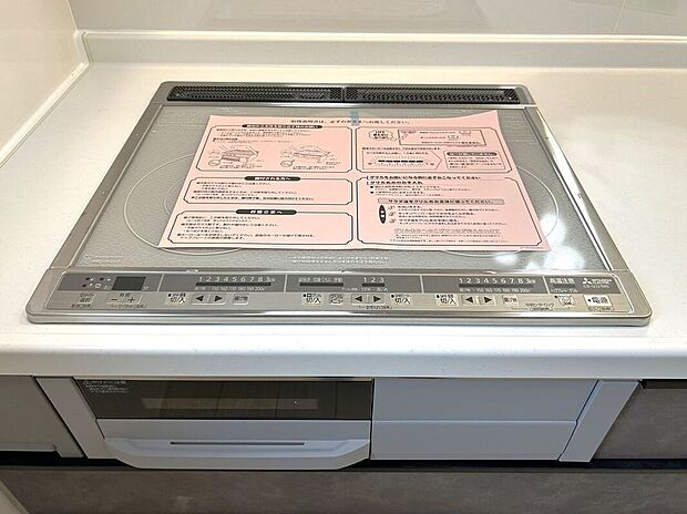 【その他設備】☆IHクッキングヒーター☆吹きこぼれのお掃除もお手入れも簡単♪綺麗なキッチンを保てるIHクッキングヒーター♪火を使わないので火事の心配も減ります♪