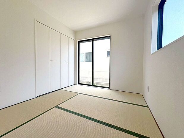 【室内】☆和室☆リビングに面したほっと安らぐ和の空間♪お子様の室内遊び場や来客時に重宝する一部屋です♪