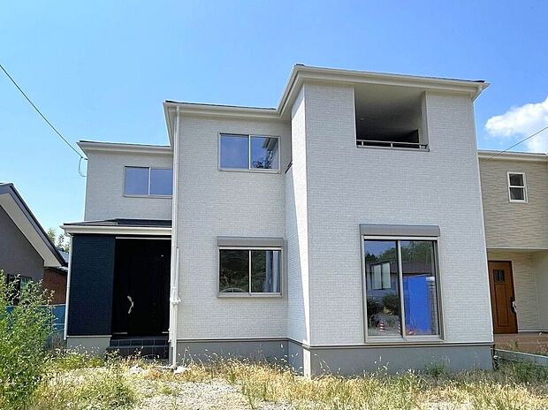 【外観】☆1号棟・外観☆ブラック×ホワイト♪