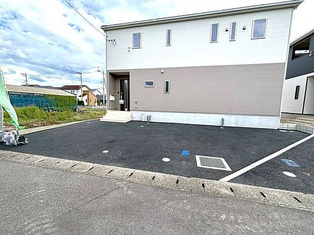 【駐車場】☆駐車スペ―ス☆並列駐車2台可能♪