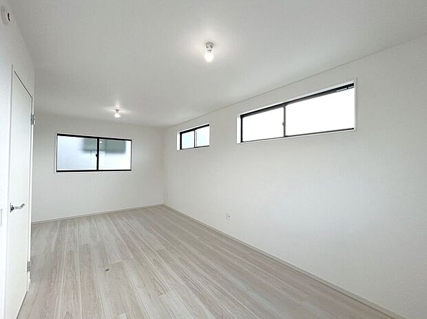 【室内】☆7.5帖+5.2帖洋室☆間仕切り可能なのでライフスタイルの変化があっても柔軟に対応できます♪