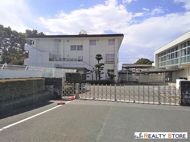 合志市立西合志東小学校(約1,390m)