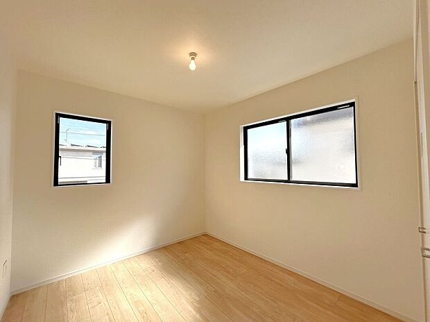 【室内】☆南東5.2帖洋室☆家具の配置がしやすいお部屋♪