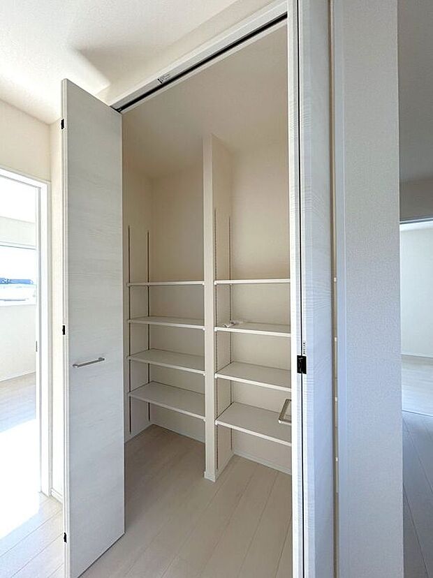 【収納】☆収納スペース☆可動棚完備のクローゼット♪