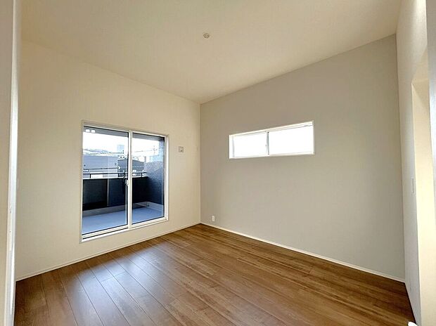 【室内】☆7帖洋室☆アクセントクロスがお洒落なお部屋♪主寝室におすすめです♪