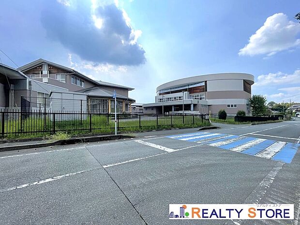 合志市立合志小学校(約1,800m)