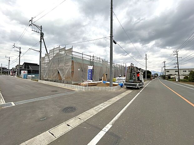【前面道路含む外観】☆前面道路☆
