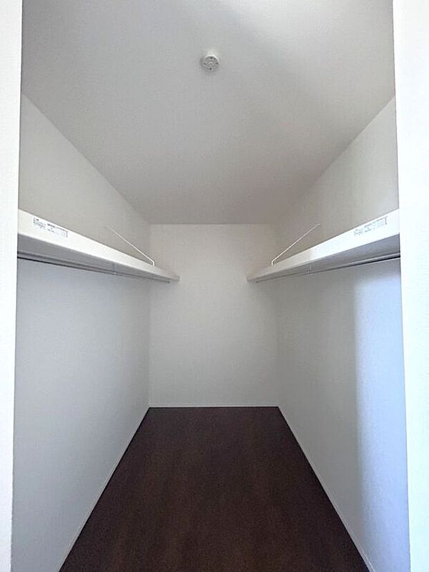 【収納】☆WIC☆衣類をたっぷり収納できるウォークインクローゼット♪お部屋を広く使えます♪