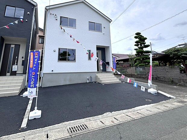 【駐車場】☆駐車スペース☆駐車3台可能。お車の出し入れもスムーズです♪