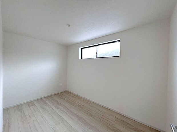 【洋室】☆5帖洋室☆シンプルで使いやすいお部屋♪家具の配置もしやすい間取りです♪