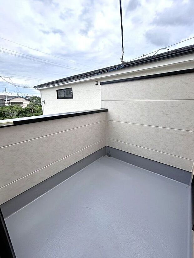 【バルコニー】☆バルコニー☆南向きに面しているので陽当たりも良くお洗濯物もよく乾きます♪