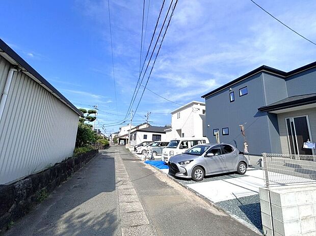 【前面道路含む外観】☆前面道路☆