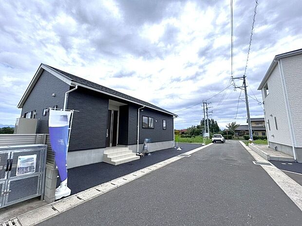 【前面道路含む外観】☆前面道路☆