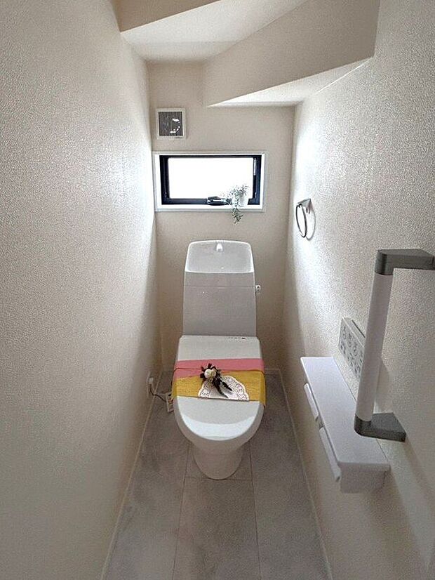 【トイレ】☆トイレ☆明るく清潔感のあるトイレ空間♪来客時にも安心です♪