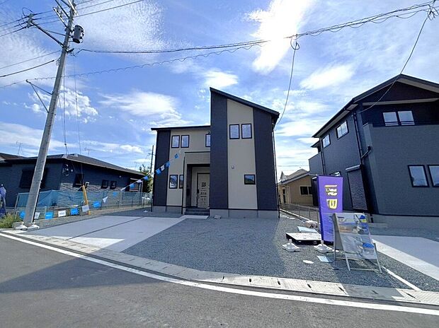 【駐車場】☆駐車スペース☆駐車4台可能。お車の出し入れもスムーズです♪