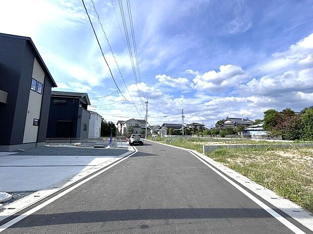 【前面道路含む外観】☆前面道路☆