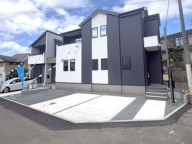 【駐車場】☆駐車スペース☆駐車2台可能。お車の出し入れもスムーズです♪