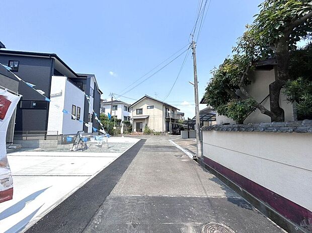 【前面道路含む外観】☆前面道路☆
