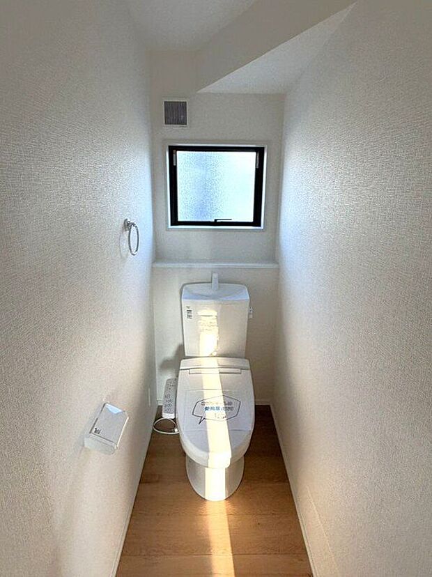 【トイレ】☆トイレ☆明るく清潔感のあるトイレ空間♪来客時にも安心です♪