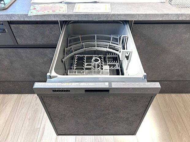 【その他設備】☆食器洗浄乾燥機☆家事の時短にもなる人気の食洗機!ビルトイン式で見た目もスッキリ♪