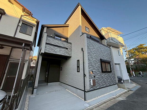 【カースペース ｜ 1号棟】　雨の日でも乗り降りが苦にならず、荷物の積み下ろしが楽◎