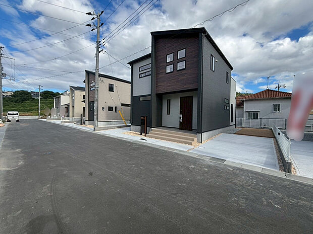 【【外観 ｜ 3号棟】】2台駐車可能！