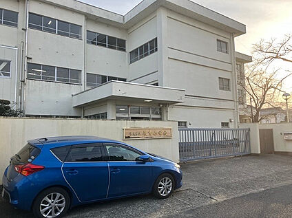 奈良市立辰市小学校 700m