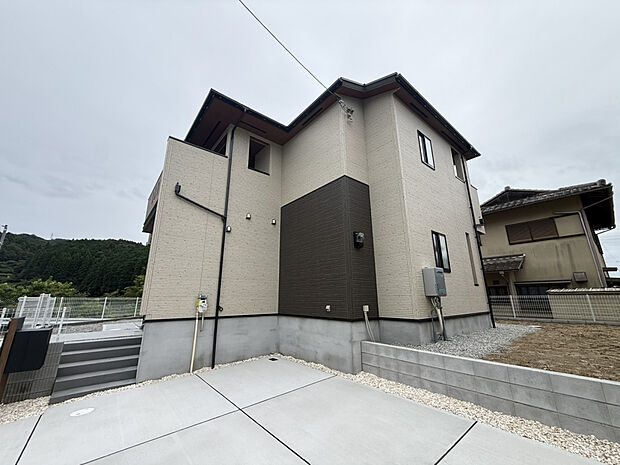 【外観写真(1)号棟】【外観 ｜ 1号棟】2026.9.10撮影 完成いたしました！お気軽にお問い合わせください。