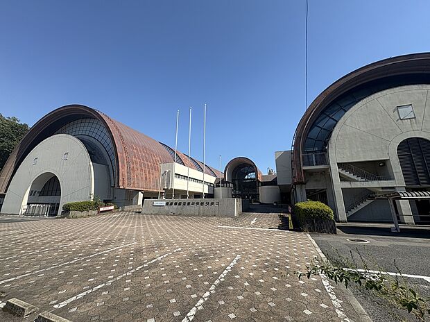 安佐南区スポーツセンター（約740m）