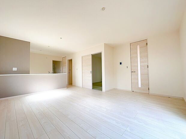 開放感のある広いLDK！
家具やインテリアの配置も楽しめます。（同社施工事例）


