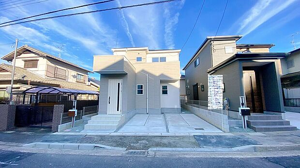 「富雄駅」よりバス乗車11分、バス停「帝塚山西二丁目」より徒歩5分の立地◎