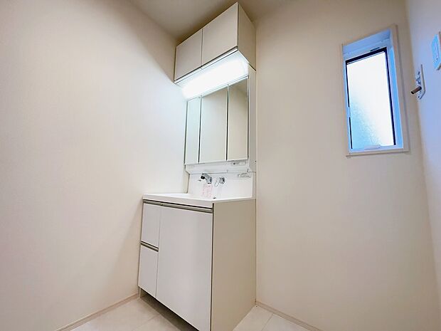 シャンプードレッサー付き洗面台が付いております◎
(同社施工事例)