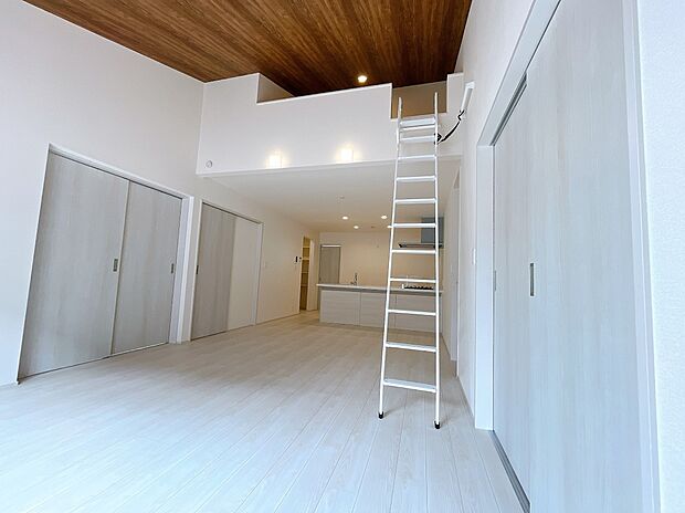 日当り良好のリビング。
明るい空間です◎