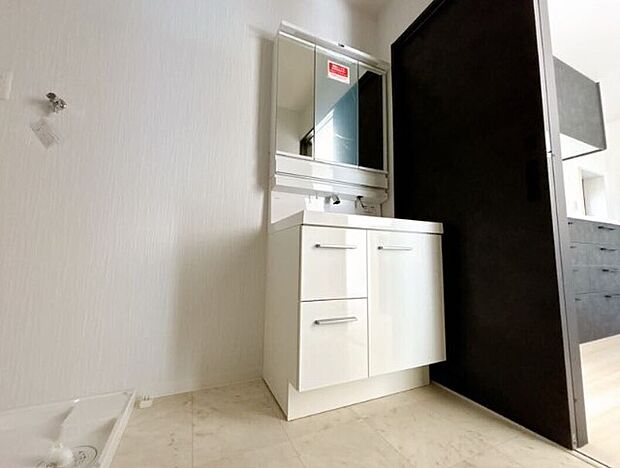 【洗面】シャンプードレッサー付き洗面台が付いております◎(同社施工事例)