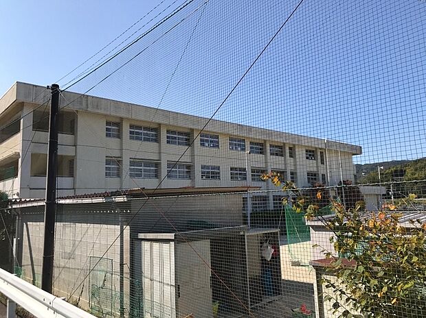 生駒市立生駒南第二小学校(約980m・徒歩13分)