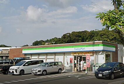 ファミリーマート生駒壱分インター北店 790m(10分)