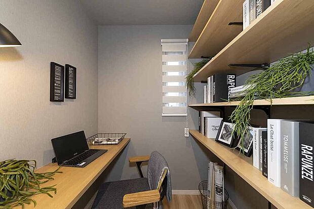 【【当社施工例】】 集中したいリモートワークも快適に! 独立したワークスペースで作業がはかどります♪