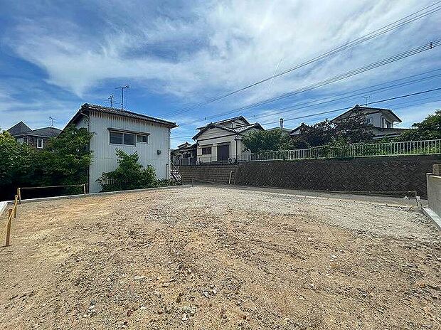 【【現地写真】】西鉄「香椎花園前」駅徒歩12分！
JR「九産大前」駅徒歩16分！
2WAYアクセス可能で通勤・通学に便利です。