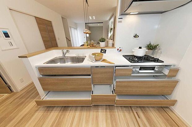 【【当社施工例】】たっぷりの収納と食洗器付きのシステムキッチンは、忙しいパパやママの強い味方♪