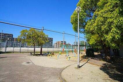 長住中央公園 約480m(徒歩6分)
