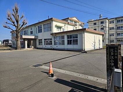 糸島市立波多江小学校 約560m(徒歩約7分)