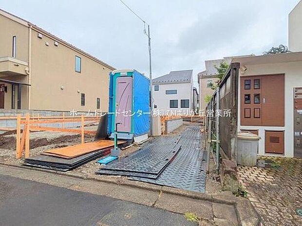 ☆現地外観写真☆
西武池袋線「石神井公園」駅まで徒歩10分♪通勤・通学も楽々です♪
各棟、収納が充実したゆとりのあるプランとなっております♪