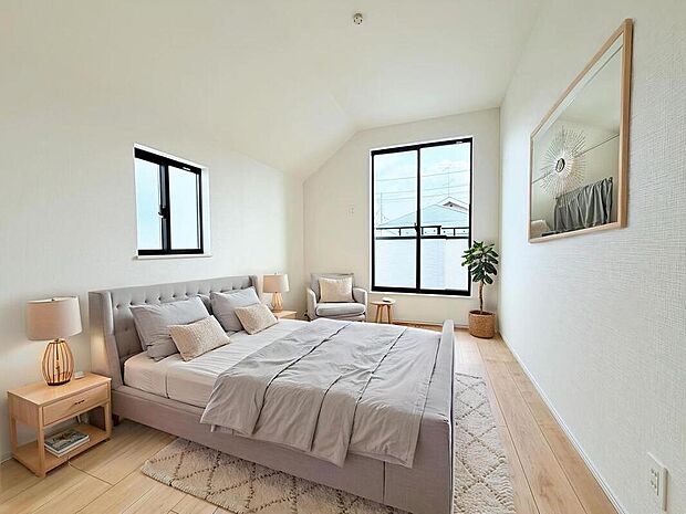 収納スペースもあり、ご家族分の靴もすっきりと片付きます。収納棚の上を好みにアレンジしたらご家族やお客様を気持ちよく迎えられそう♪※家具をCGで加工しています。家具付き販売ではございません。