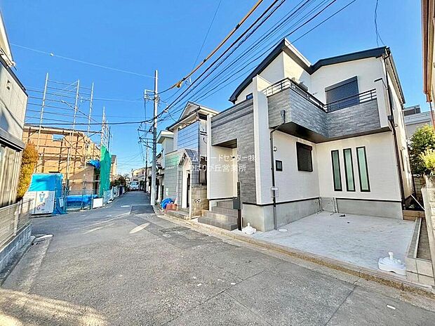 【前面道路含む現地写真】住宅性能評価で耐震等級3を取得!お客様を守る大切な住宅だからこそ、第三者の検査を受けて安心して住んでいただける住宅をご案内させて頂きます。その頑丈さを、ぜひ現地にてご体感ください。