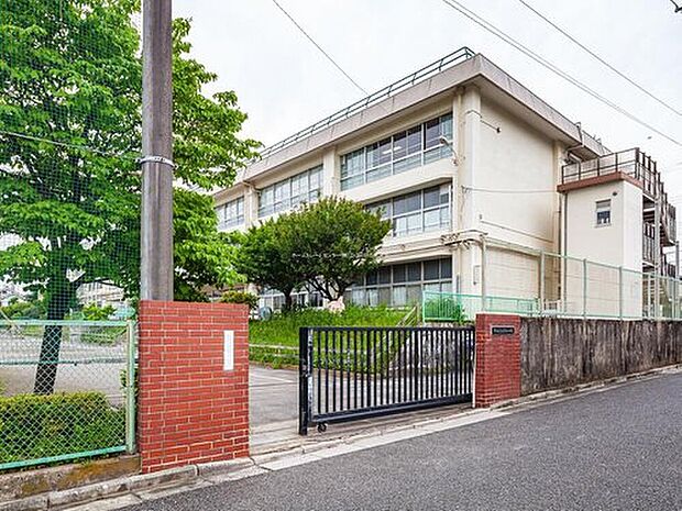 練馬区立大泉西小学校（約893m）