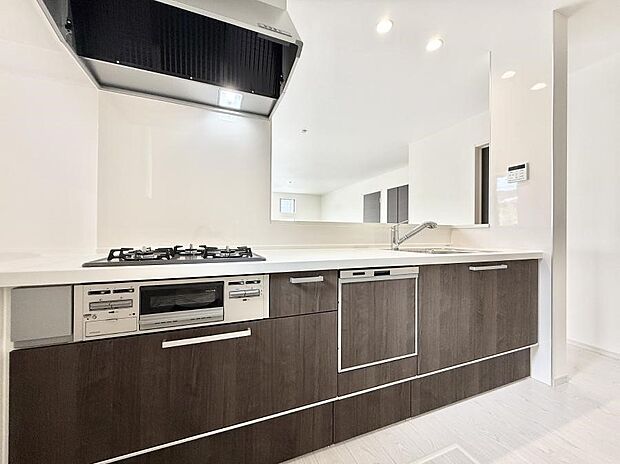 ■シンプルで機能的、毎日使いやすいキッチン