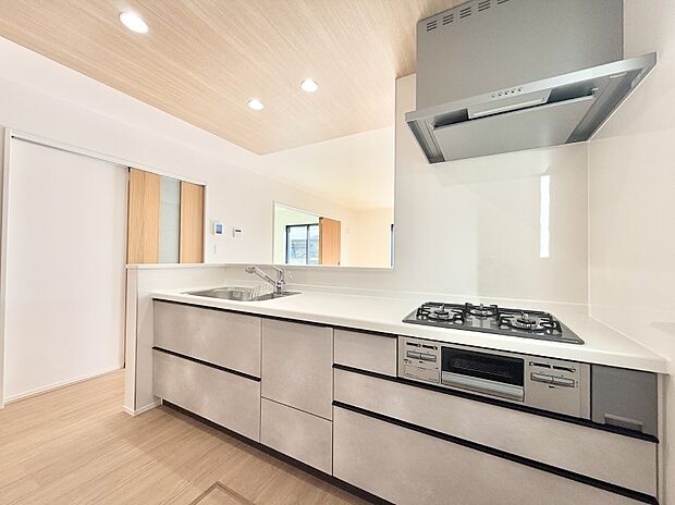 ■家族の絆を深める、温もりのあるキッチン