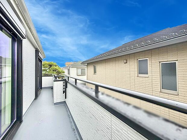 ■ 季節の移ろいを感じられる開放的な空間です