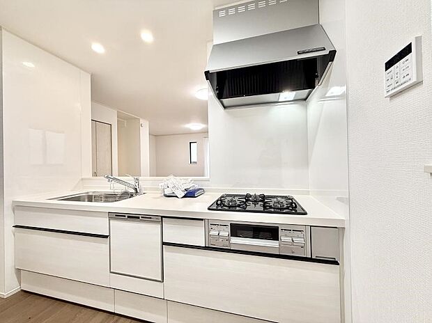 ■シンプルで美しく心地よい時間を生むキッチン空間